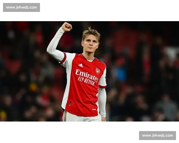 厄德高独挑大梁!阿森纳季前赛海报力战黄潜 厄德高独挑大梁!阿森纳季前赛海报力战黄潜